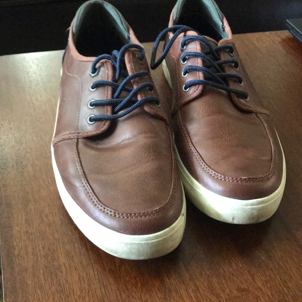 Leather sneakers 9.5